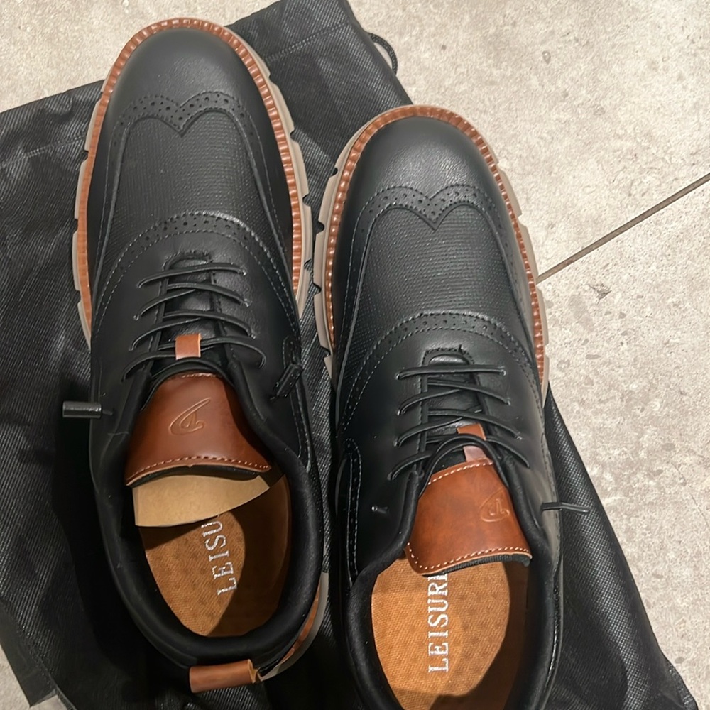 New men’s waterproof winter shoes.  US size 12.  Never worn.